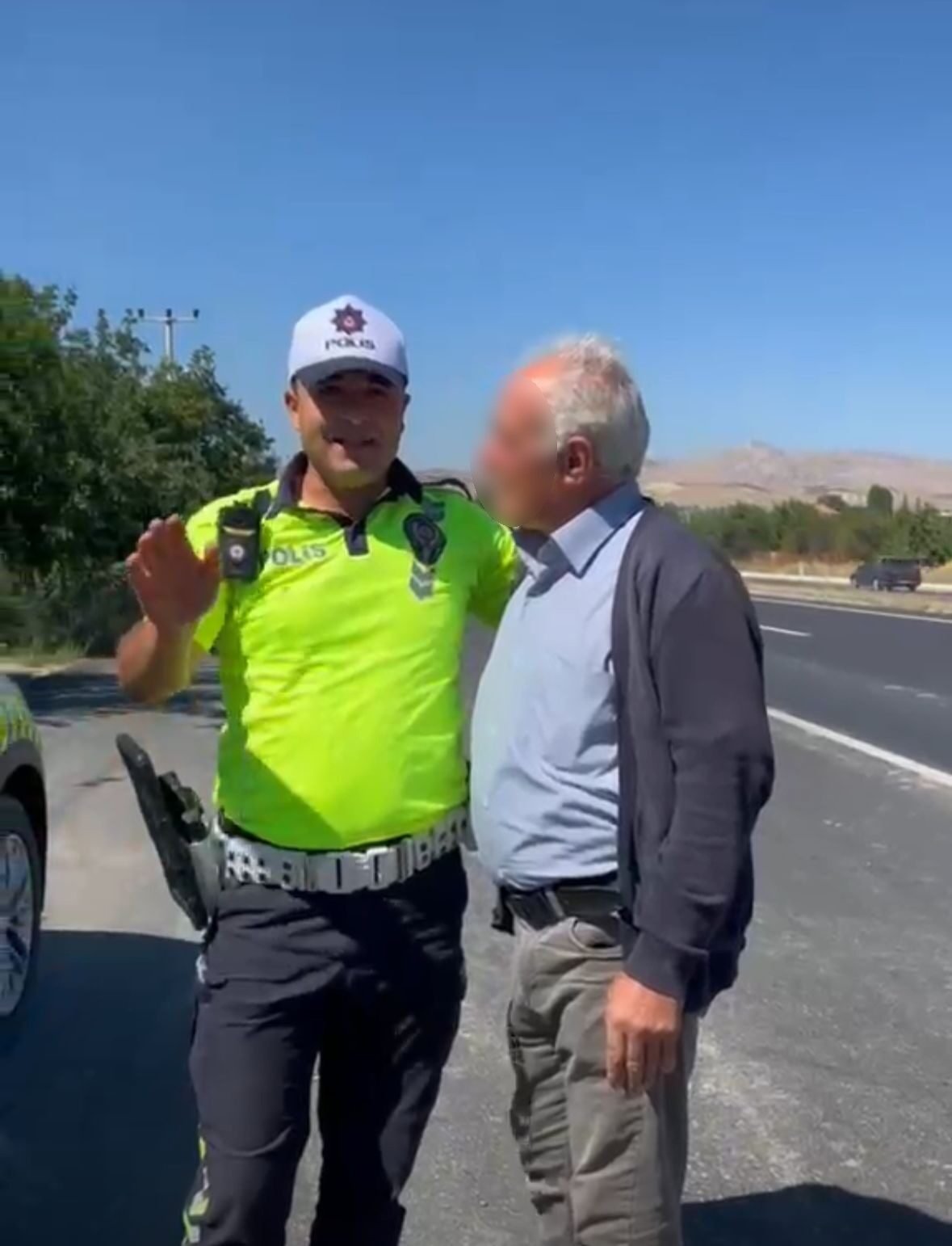 Burdur’un Çavdır ilçesinde yaşayan sürücü Antalya’daki trafik uygulamasında fazla yolcu
