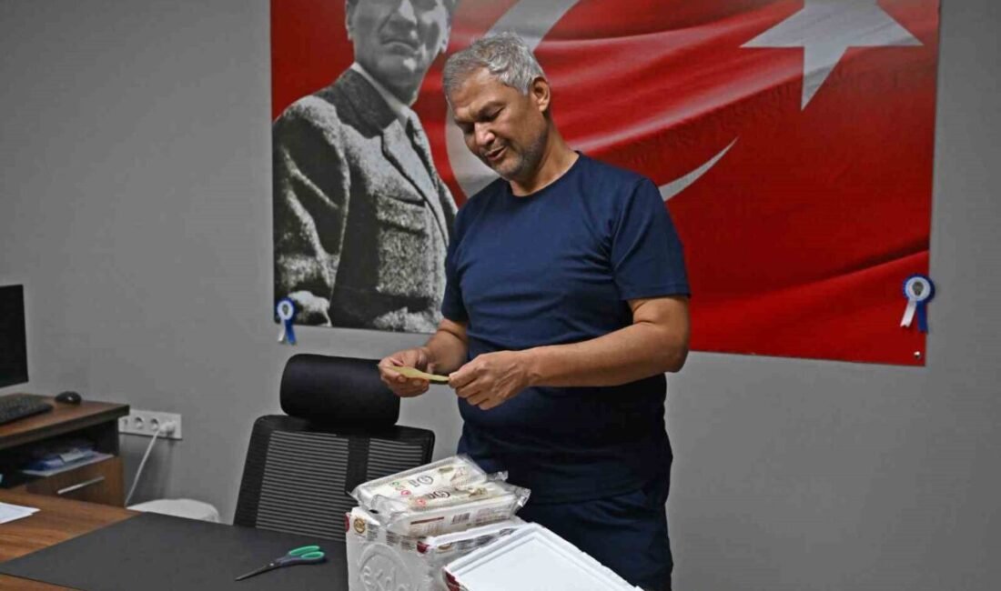 6 Şubat depremlerinde annesinin cenaze naklini gerçekleştiren Antalya Büyükşehir Belediyesi
