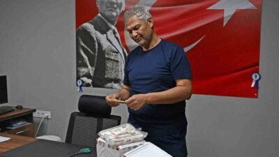6 Şubat depremlerinde annesinin cenaze naklini gerçekleştiren Antalya Büyükşehir Belediyesi