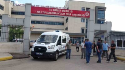 Antalya’nın Korkuteli ilçesinde boşanma aşamasındaki eşi, kayınvalidesi ve kayınpederini silahla