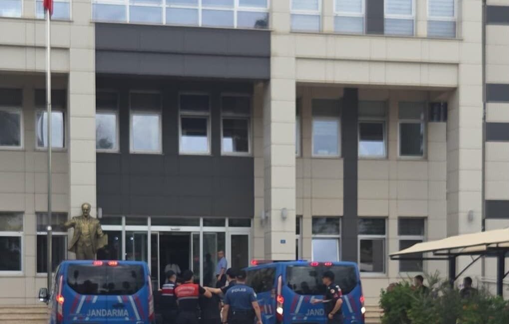 Antalya’nın Gazipaşa ilçesinde polis memuru ile veteriner hekimin darp edildiği