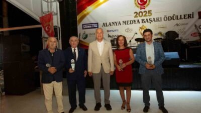 İhlas Haber Ajansı (İHA) muhabirlerinden Vildan Rende, Alanya Aktif Gazeteciler