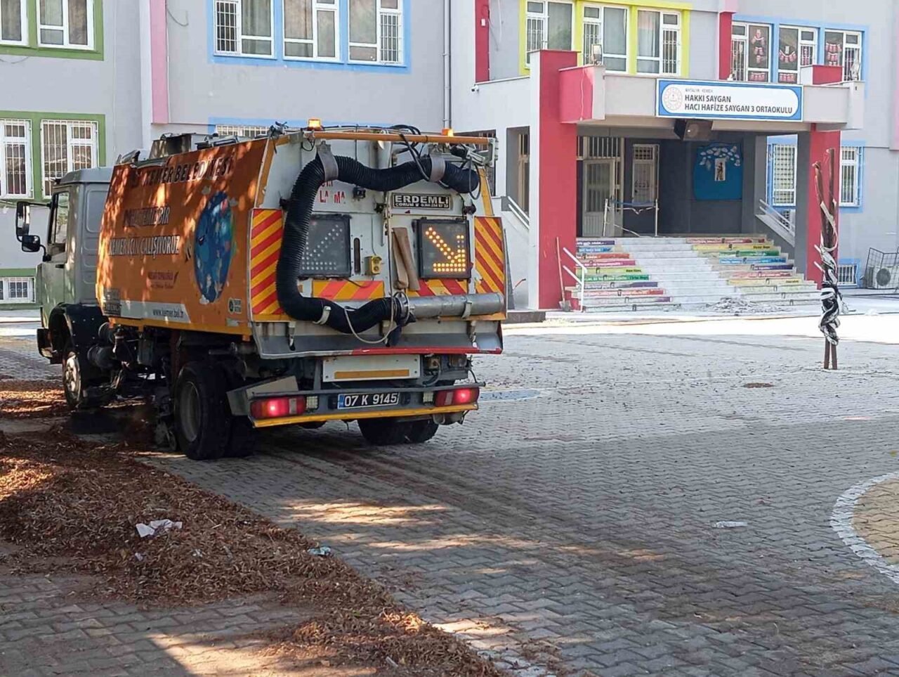 Kemer Belediyesi Temizlik İşleri Müdürlüğü ekipleri, 2026-2027 eğitim ve öğretim