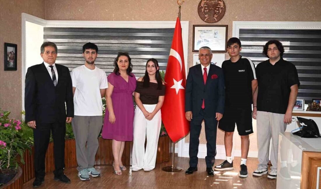 Kemer Belediye Başkanı Necati Topaloğlu’nun “Eğitim varsa Gelecek var” projesi