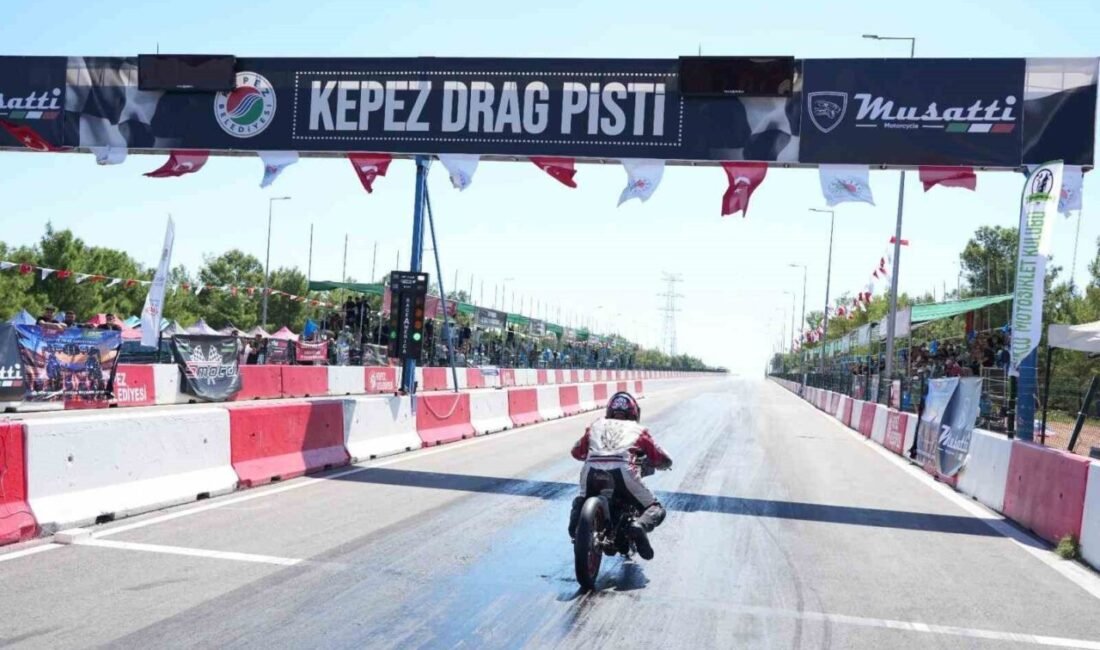 Kepez Belediyesi’nin ev sahipliğinde düzenlenen Türkiye MotoDrag Şampiyonası’nın 3. ayak
