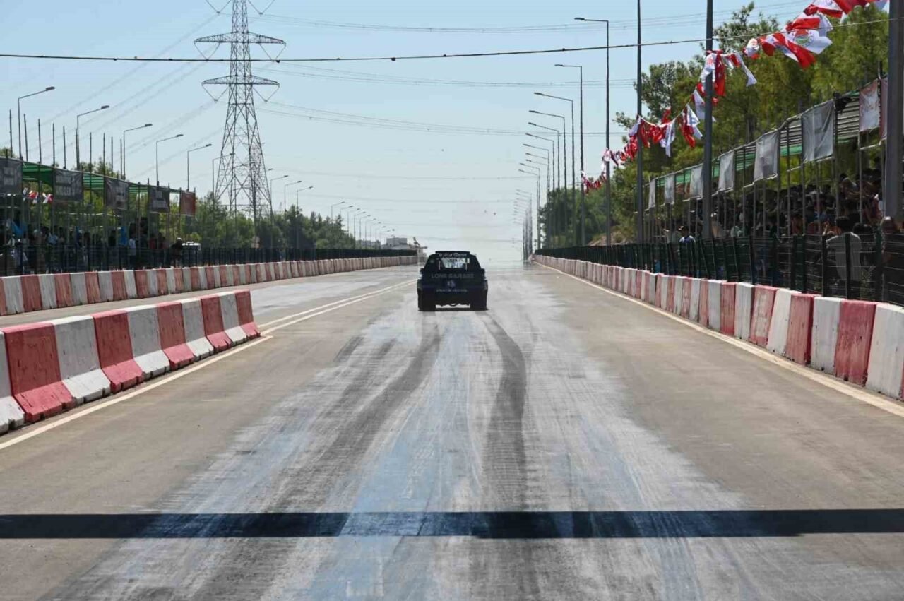 Kepez Belediyesi ile Türkiye Otomobil Sporları Federasyonu işbirliğinde düzenlenen Türkiye