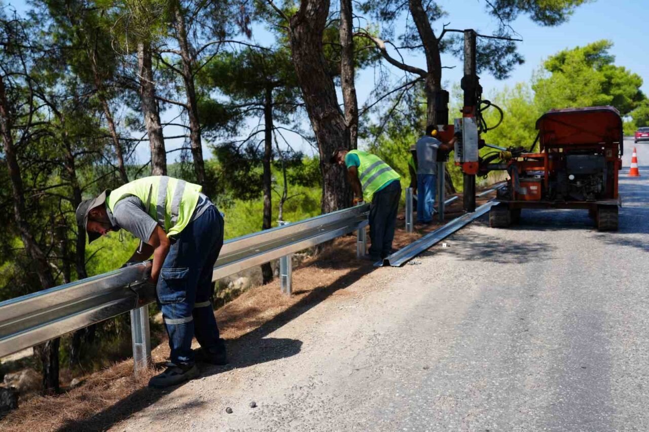 Antalya’nın Kepez Belediyesi, ilçenin üç farklı noktasında sürücülerin güvenliğini artırmak