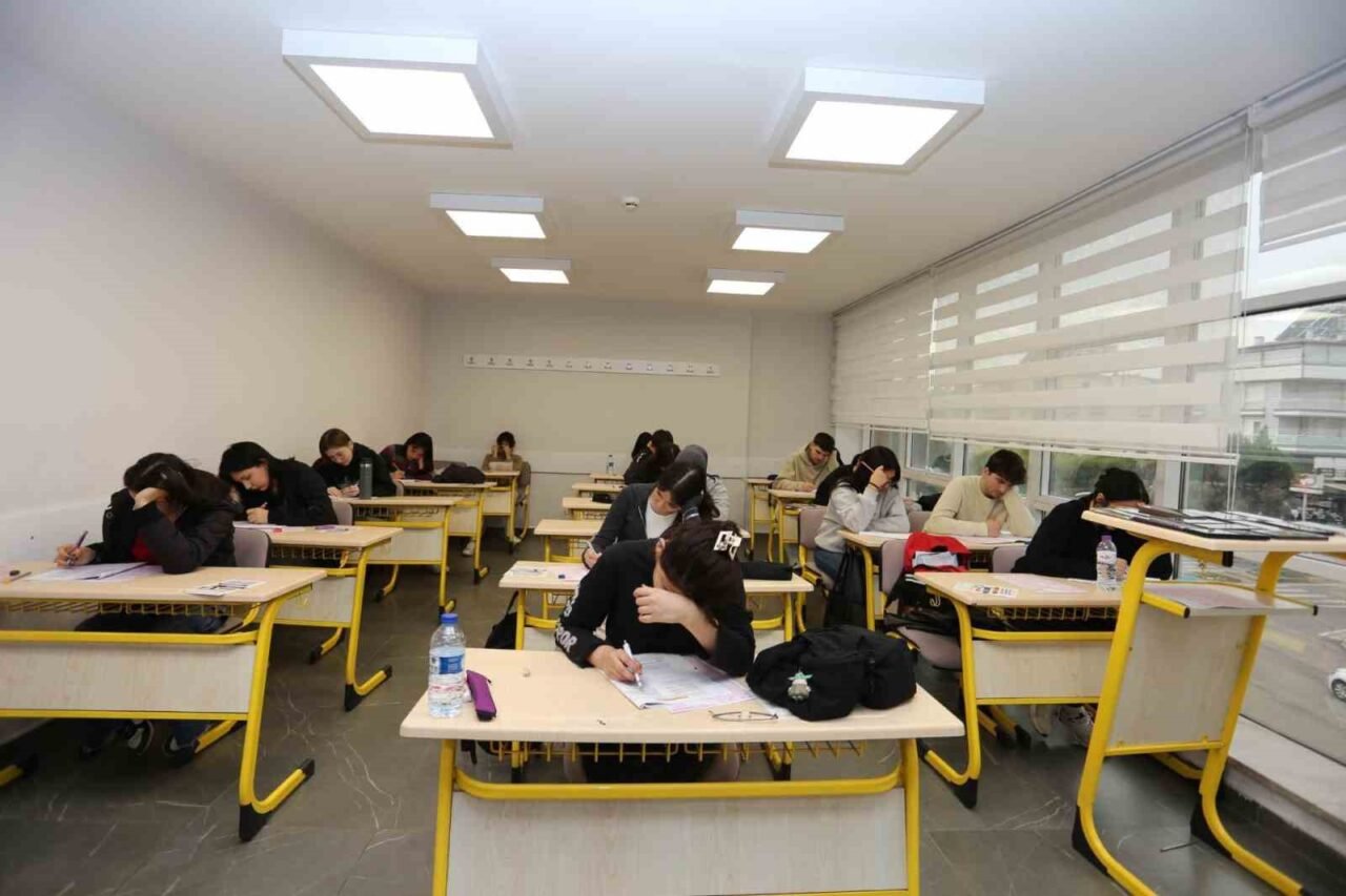 Kepez Belediyesi’nin Destek Eğitim Kursları, Yükseköğretim Kurumları Sınavı (YKS) ve