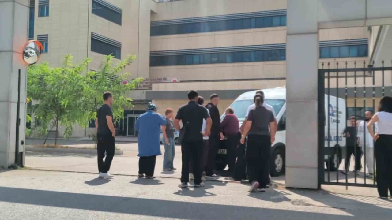 Antalya’da arkadaşları ile birlikte SUP (Kürek sörfü) yaparken dengesini kaybederek