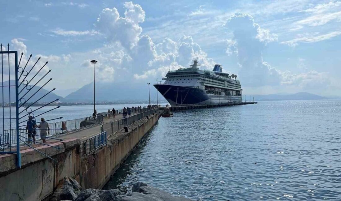 Antalya’nın Alanya ilçesine Malta bandıralı 264 metre uzunluğundaki ’Marella Discovery’