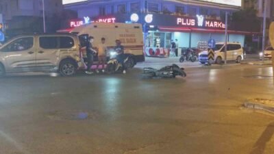 Antalya’nın Manavgat ilçesinde motosiklet ile hafif ticari aracın çarpışması sonucu