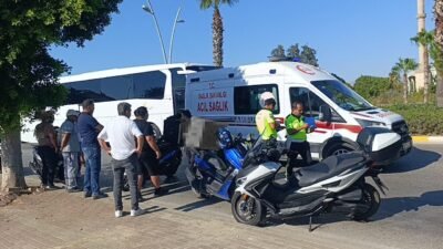 Antalya’nın Manavgat ilçesi D-400 kara yolu üzerinde kamyonet ile motosiklet