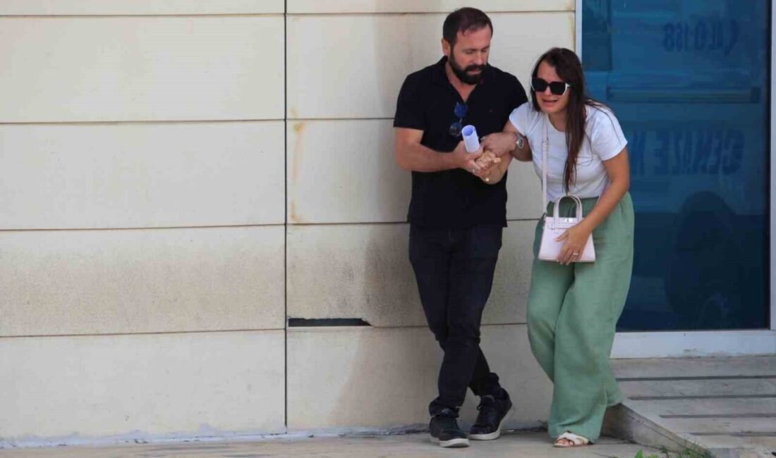 Antalya’nın Manavgat ilçesinde devrilen tırın altında kalarak hayatını kaybeden 20