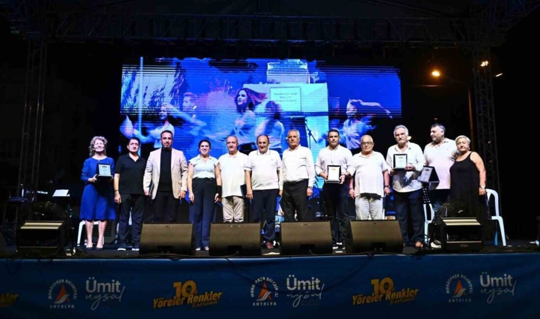 Antalya’da Muratpaşa Belediyesi’nin bu yıl 10’uncusunu düzenlediği Yöreler Renkler Festivali,