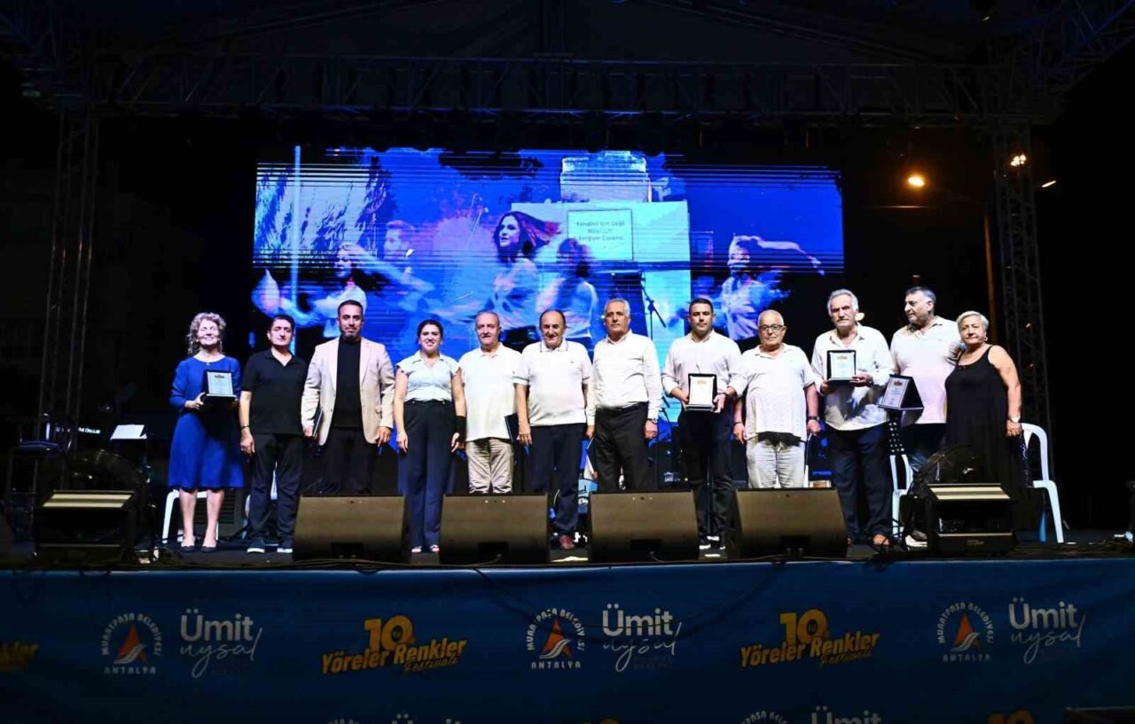 Antalya’da Muratpaşa Belediyesi’nin bu yıl 10’uncusunu düzenlediği Yöreler Renkler Festivali,