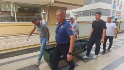 Antalya’da Rus uyruklu bir turist, yaklaşık 10 gündür konakladığı otelin