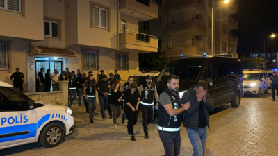 Antalya’nın Serik ilçesinde düzenlenen uyuşturucu ve fuhuş operasyonunda aralarında iş