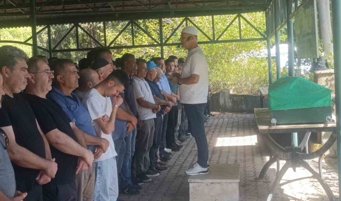 Antalya’nın Manavgat ilçesinde motosikletiyle, folklifte çarparak hayatını kaybeden 17 yaşındaki