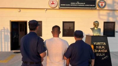 Sahil Güvenlik Akdeniz Bölge Komutanlığı tarafından göçmen kaçakçılığı şüphesiyle 1
