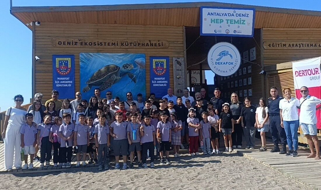 Antalya’nın Manavgat ilçesinde tedavi ve rehabilitasyonları tamamlanan yaklaşık 7 yaşındaki