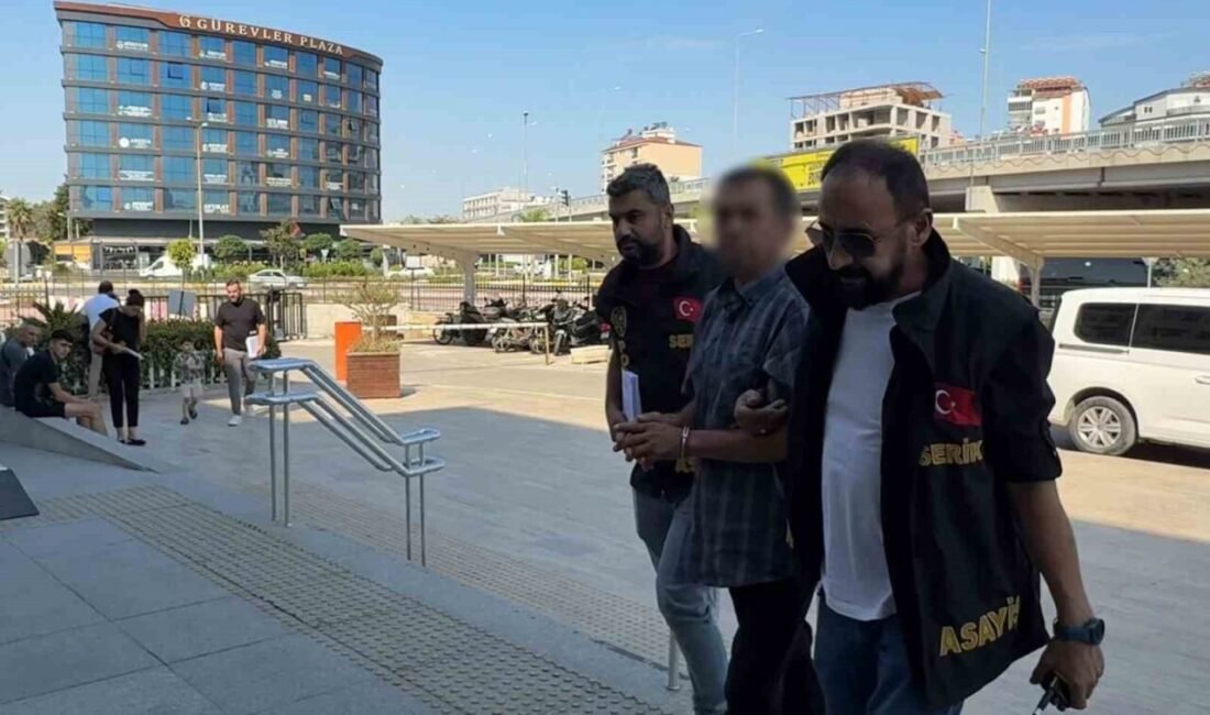 Antalya’nın Serik ilçesinde tanınmamak için üzerine çöp poşeti geçirerek bir