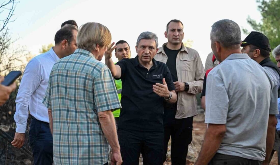 Antalya Valisi Hulusi Şahin, Kumluca’daki orman yangının söndürüldüğünü, Aksu yangınının