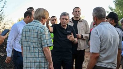 Antalya Valisi Hulusi Şahin, Kumluca’daki orman yangının söndürüldüğünü, Aksu yangınının