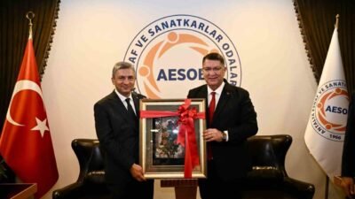 Antalya Valisi Hulusi Şahin, AESOB Başkanı Adlıhan Dere’ye tebrik ziyaretinde