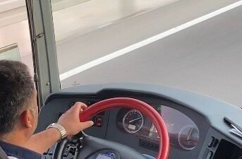 Ankara’dan Antalya seferini yapan Isparta Petrol Turizm’e ait yolcu otobüsünün