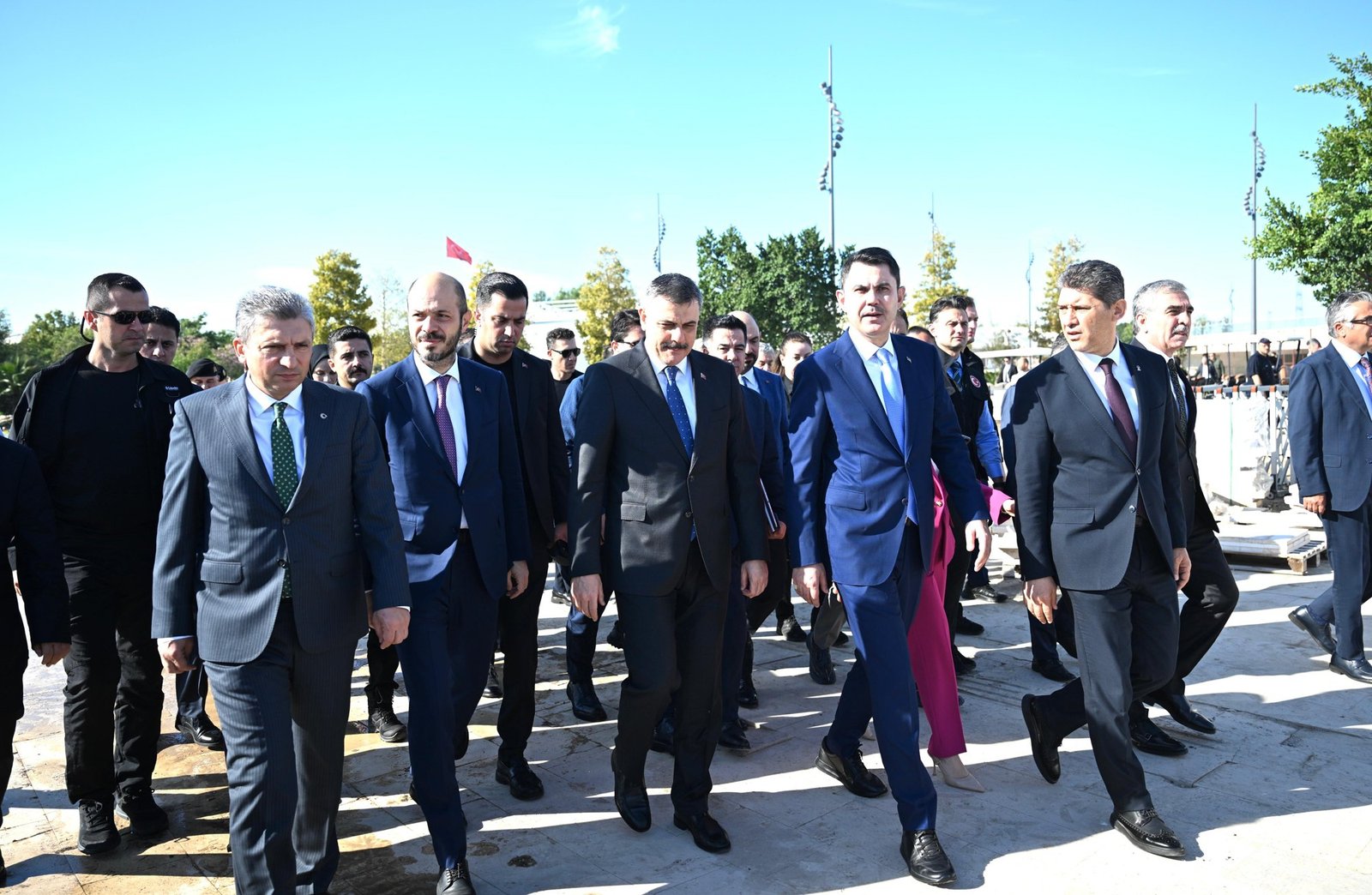 Bakanlar ve beraberindeki heyet, Antalya'daki COP31 alanında incelemelerde bulundu