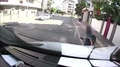 Konyaaltı'nda servisten inip karşıya geçen 13 yaşındaki Yasemin Tuana Özdemir'e