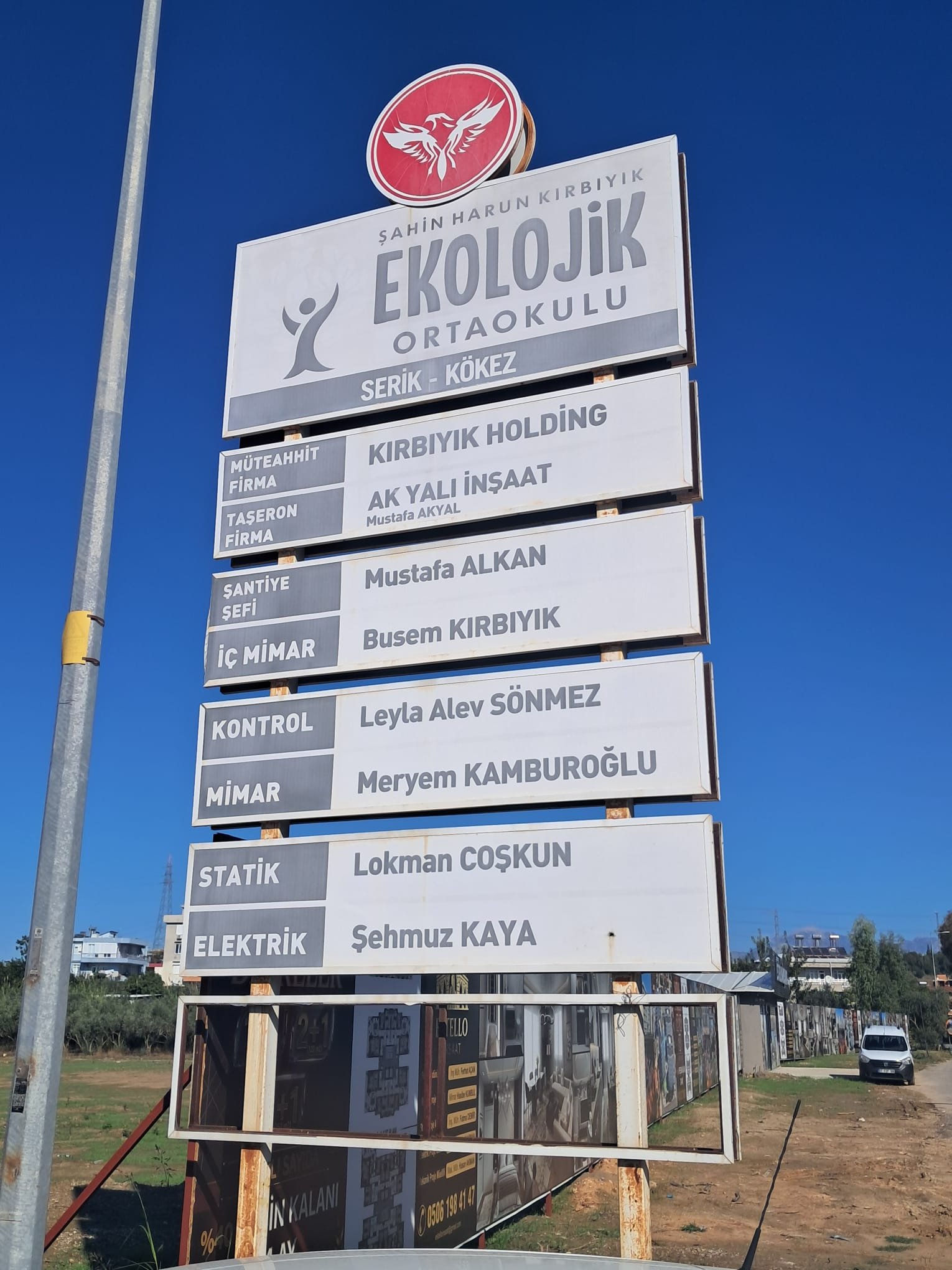 Şahin Harun Kırbıyık Ekolojik Ortaokulu proje tabelası