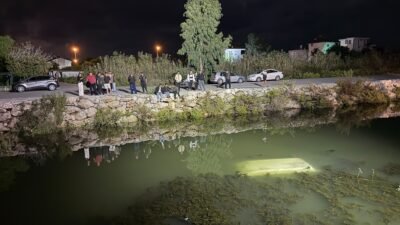 Serik ilçesine bağlı Boğazkent Mahallesi'nde sulama kanalına düşen hafif ticari