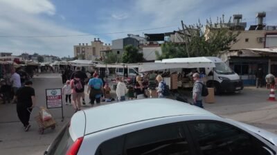 Serik Cuma Pazarı yabancı turistlerle hareketlendi. Esnaf memnun; oda başkanı
