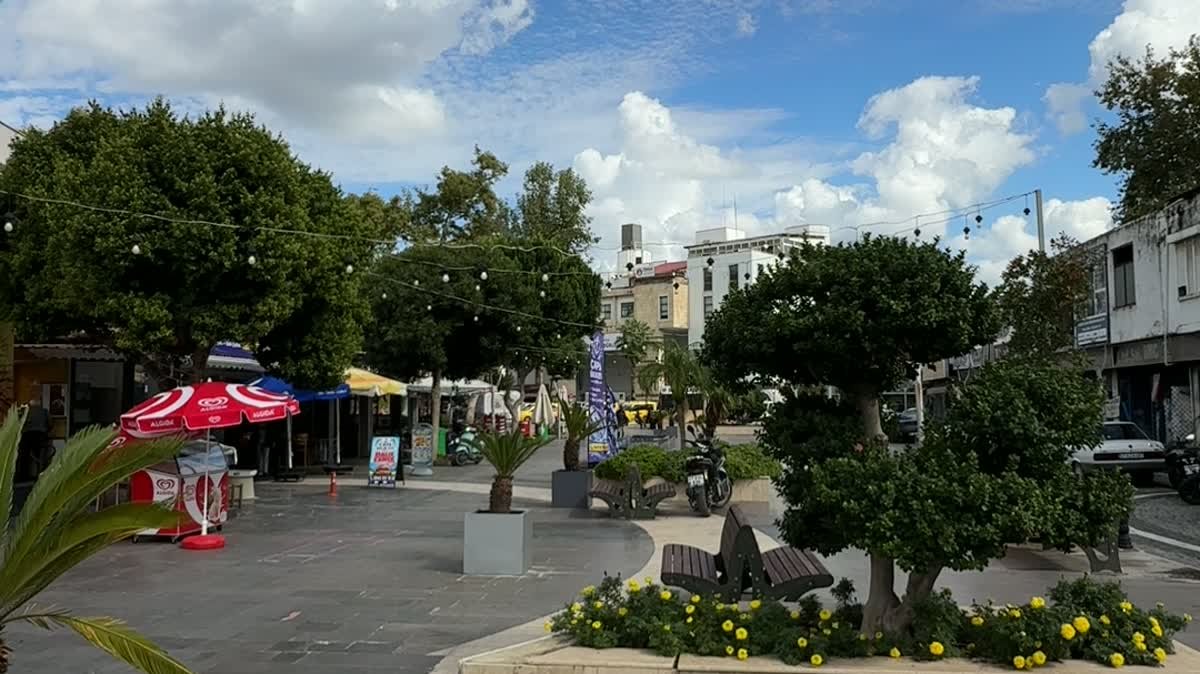 Serik'te fırtına öncesi bulutların kapladığı gökyüzü