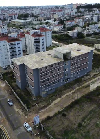 AK Parti Serik İlçe Başkanı Ahmet Söker, Kökez Mahallesi'ndeki Kırbıyık