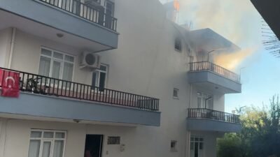 Serik Kökez Mahallesi'nde 3 katlı binada çıkan yangında kiracı Muzaffer