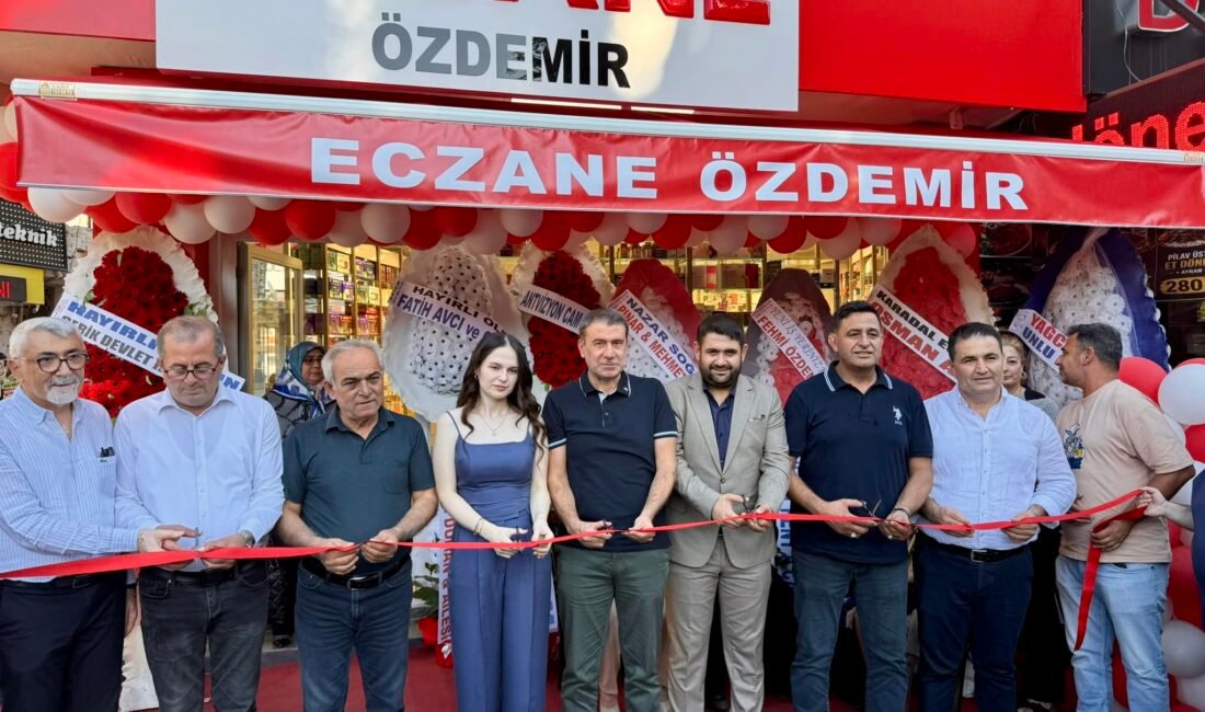 Serik Yaşar Uçar Caddesi Çınaraltı mevkisinde Eczacı Saniye Özdemir'in işlettiği