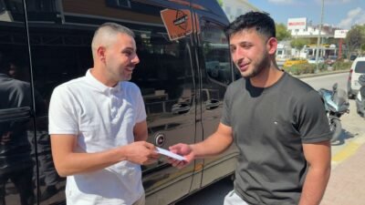 Serik Boğazkent'te motosikletten yola savrulan para, servis şoförü Tunahan Çavuş'un