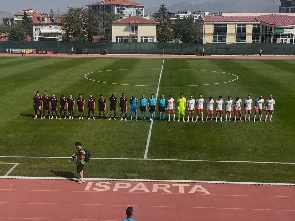 Serikspor - Adana 01 FK maçı öncesi Isparta Atatürk Stadı'nda seremoni
