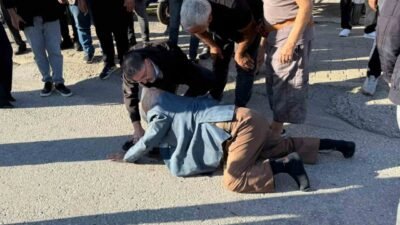 Antalya'nın Serik ilçesinde yaşanan kazada yaya geçidinde çarpışma meydana geldi.