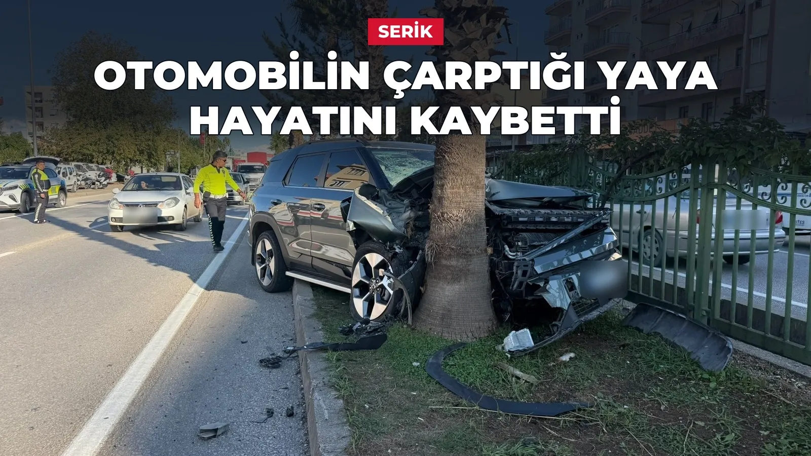 Serik'te D-400 kara yolundaki kazada refüjdeki ağaca ve bariyerlere çarparak duran otomobil