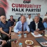 Ümit Uysal'ın CHP Serik İlçe Başkanlığı'ndaki toplantısı