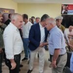 Ümit Uysal Serik'te partililerle selamlaşıyor